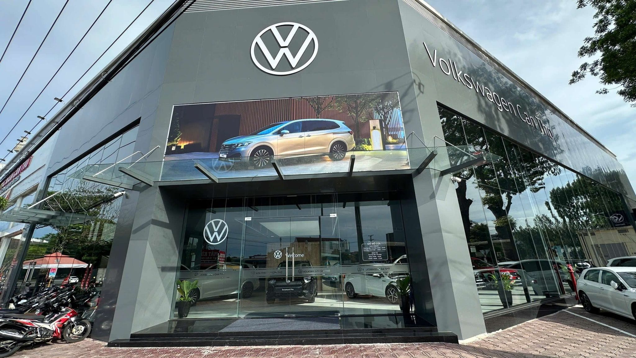 Mặt tiền showroom Volkswagen Cần Thơ thực tế